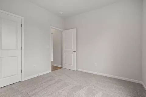 Bedroom - 555 Hydrangea St, Seneca, SC 29678 photo 2 of 10