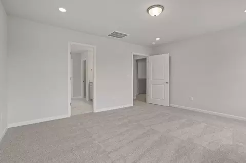 Bedroom - 555 Hydrangea St, Seneca, SC 29678 photo 4 of 10