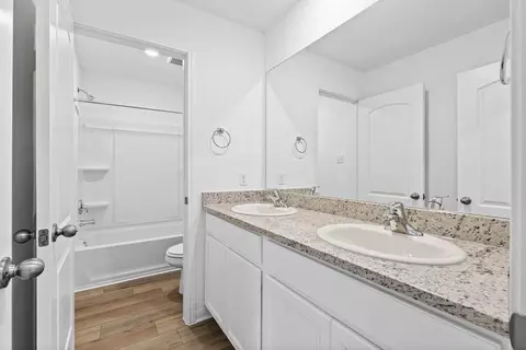 Bath - 105 Mclintock Rd, Jarrell, TX 76537 photo 1 of 1