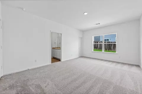 Bedroom - 105 Mclintock Rd, Jarrell, TX 76537 photo 1 of 4