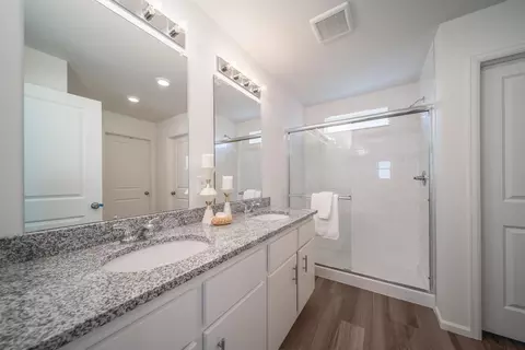 Bath - 21880 E 46th Pl, Aurora, CO 80019 photo 1 of 2