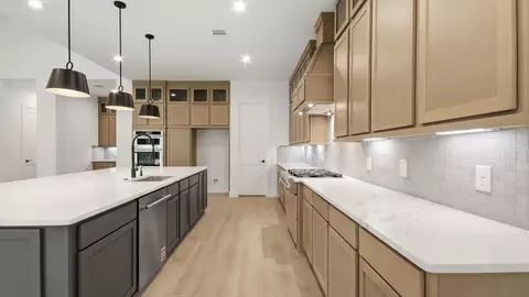 Kitchen - 205 Gousoulin Ln, Pinehurst, TX 77362 photo 3 of 10