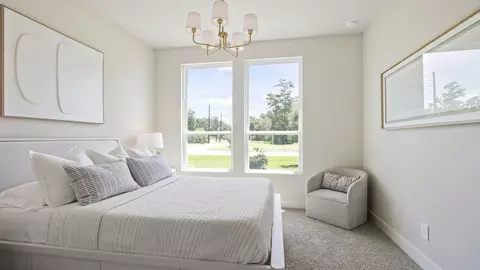 Bedroom - 205 Gousoulin Ln, Pinehurst, TX 77362 photo 6 of 9