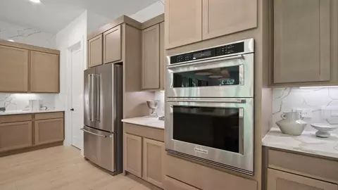 Kitchen - 205 Gousoulin Ln, Pinehurst, TX 77362 photo 4 of 4