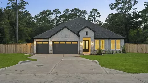 205 Gousoulin Ln, Pinehurst, TX 77362