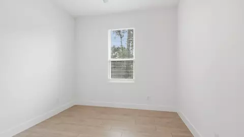 Bedroom - 205 Gousoulin Ln, Pinehurst, TX 77362 photo 2 of 13