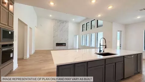 Entry Way - 205 Gousoulin Ln, Pinehurst, TX 77362 photo 4 of 8