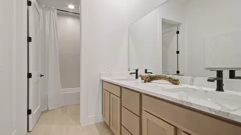 Bath - 205 Gousoulin Ln, Pinehurst, TX 77362 photo 6 of 9