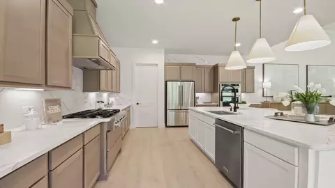 Kitchen - 205 Gousoulin Ln, Pinehurst, TX 77362 photo 2 of 4