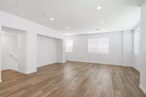 Living - 9312 Via Azul, Pico Rivera, CA 90660 photo 2 of 4