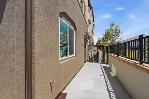 Exterior - 9312 Via Azul, Pico Rivera, CA 90660 photo 2 of 2