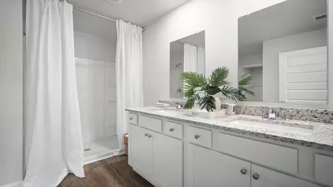 Bath - 116 Sabel Ct, Guyton, GA 31312 photo 2 of 3