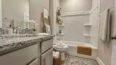 Bath - 1137 Relic Rd W, Mobile, AL 36608 photo 6 of 8