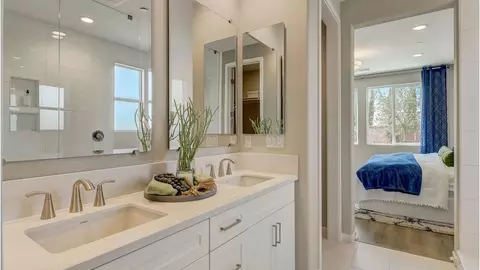 Bath - 30959 Campania Rd, Highland, CA 92346 photo 9 of 10