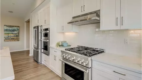 Kitchen - 30959 Campania Rd, Highland, CA 92346 photo 9 of 11