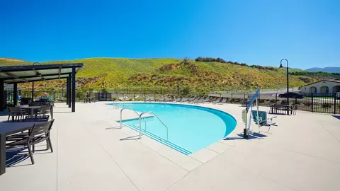 Exterior - 30959 Campania Rd, Highland, CA 92346 photo 4 of 10