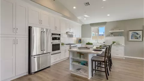 Kitchen - 30959 Campania Rd, Highland, CA 92346 photo 11 of 11