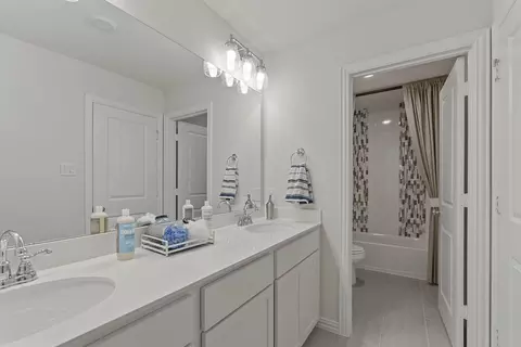 Bath - 5100 Edge Way, Argyle, TX 76226 photo 2 of 4