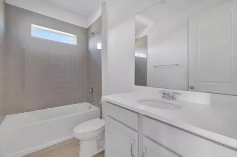 Bath - 6561 Quest St, Saint Cloud, FL 34771 photo 1 of 3