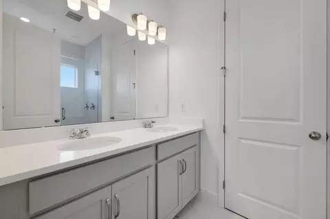 Bath - 6561 Quest St, Saint Cloud, FL 34771 photo 3 of 3