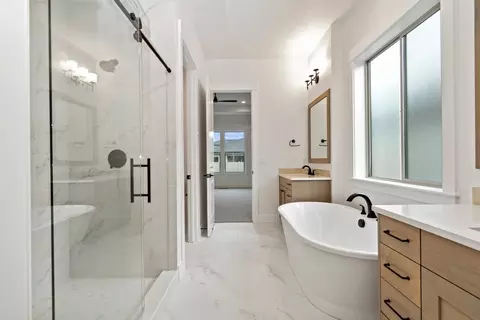 Bath - 6296 W Sollas Ct, Eagle, ID 83616 photo 2 of 7
