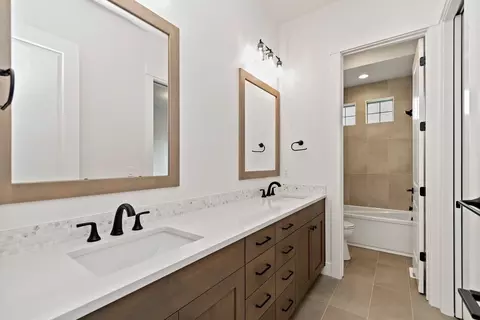 Bath - 6296 W Sollas Ct, Eagle, ID 83616 photo 5 of 7