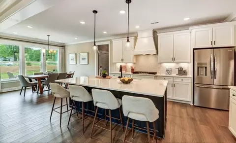 Kitchen - 300 Lomond Loop, Chesapeake, VA 23322 photo 7 of 10