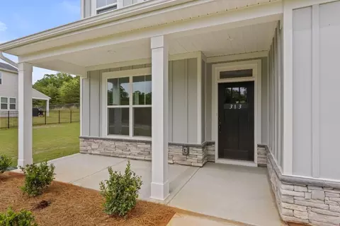 Exterior - 300 Lomond Loop, Chesapeake, VA 23322 photo 9 of 15