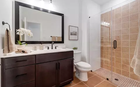 Bath - 435 Grey Leaf Rd, Buda, TX 78610 photo 4 of 16