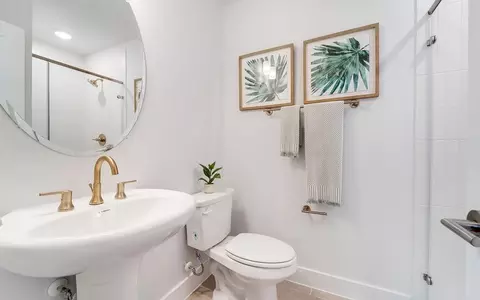 Bath - 435 Grey Leaf Rd, Buda, TX 78610 photo 14 of 16