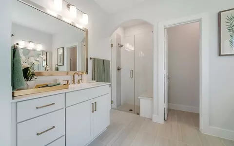 Bath - 435 Grey Leaf Rd, Buda, TX 78610 photo 11 of 16
