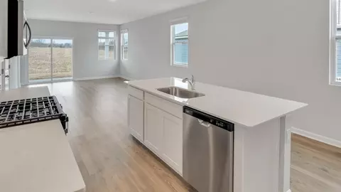 Kitchen - 920 Liverpool Way, Baxter, TN 38544 photo 2 of 11