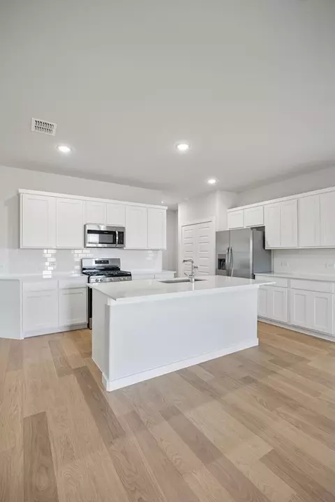 Kitchen - 1124 Bermuda Dr, Lavon, TX 75166 photo 5 of 12