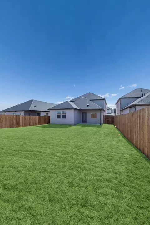 Exterior - 1124 Bermuda Dr, Lavon, TX 75166 photo 4 of 11