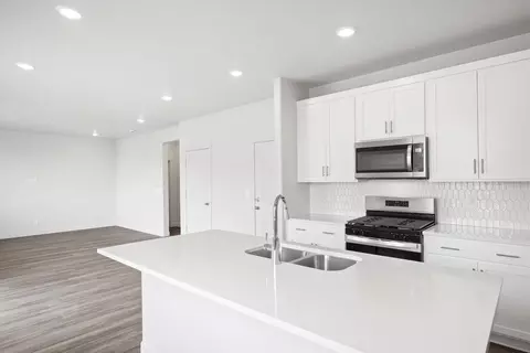 Kitchen - 3577 N Browning St, Eagle Mountain, UT 84005 photo 2 of 4