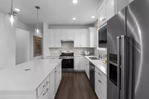 Kitchen - 137 Perth Cv, Bastrop, TX 78602 photo 2 of 8