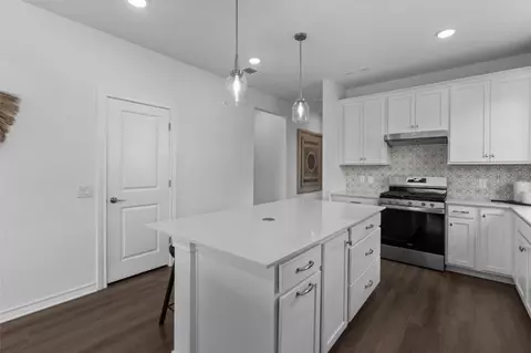 Kitchen - 137 Perth Cv, Bastrop, TX 78602 photo 5 of 8
