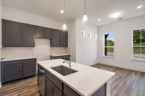 Kitchen - 7900 Skytree Dr, Austin, TX 78744 photo 3 of 6