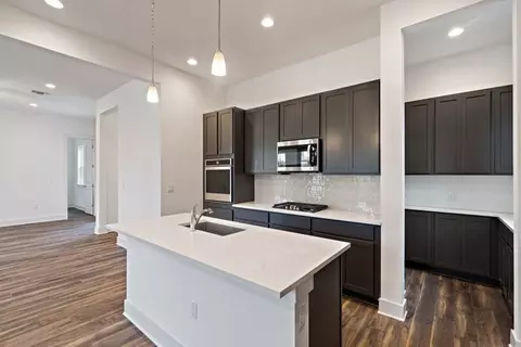 Kitchen - 7900 Skytree Dr, Austin, TX 78744 photo 4 of 6