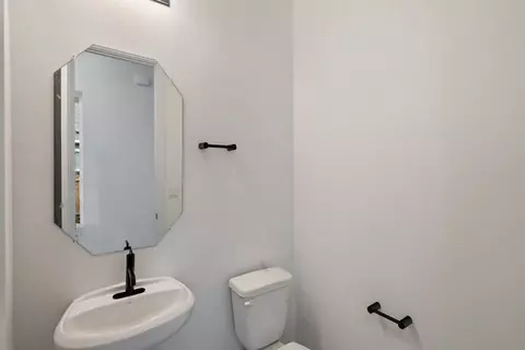 Bath - 7900 Skytree Dr, Austin, TX 78744 photo 8 of 11