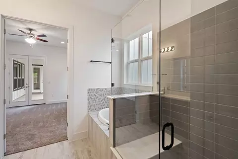 Bath - 7900 Skytree Dr, Austin, TX 78744 photo 2 of 11