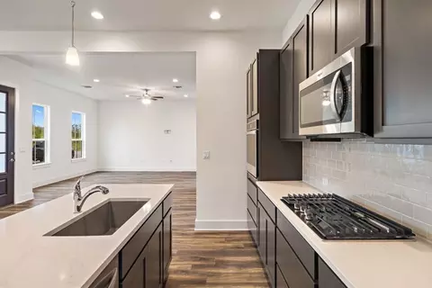 Kitchen - 7900 Skytree Dr, Austin, TX 78744 photo 5 of 6