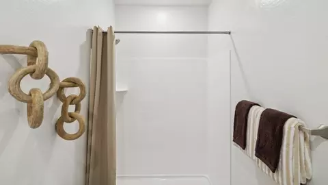 Bath - 9648 S Caballo Dr, Apache Junction, AZ 85120 photo 4 of 10