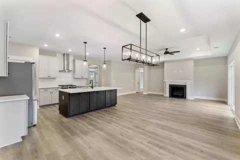 Living - 732 8th Ave N, Myrtle Beach, SC 29588 photo 1 of 1