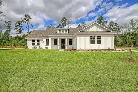 Exterior - 732 8th Ave N, Myrtle Beach, SC 29588 photo 5 of 7