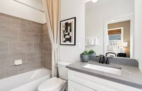 Bath - 42535 Black Angus Dr, Ashburn, VA 20148 photo 2 of 3