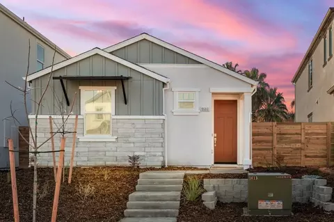 8655 Starburst Way, Sacramento, CA 95823