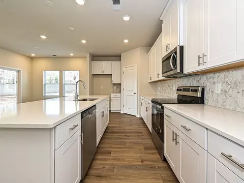 Kitchen - 2302 Snapdragon Ct, Stanley, NC 28164 photo 4 of 5