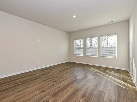 Living - 2302 Snapdragon Ct, Stanley, NC 28164 photo 2 of 6
