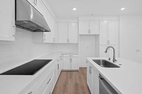 Kitchen - 1011 E Overlook Dr, Orange, CA 92867 photo 3 of 5